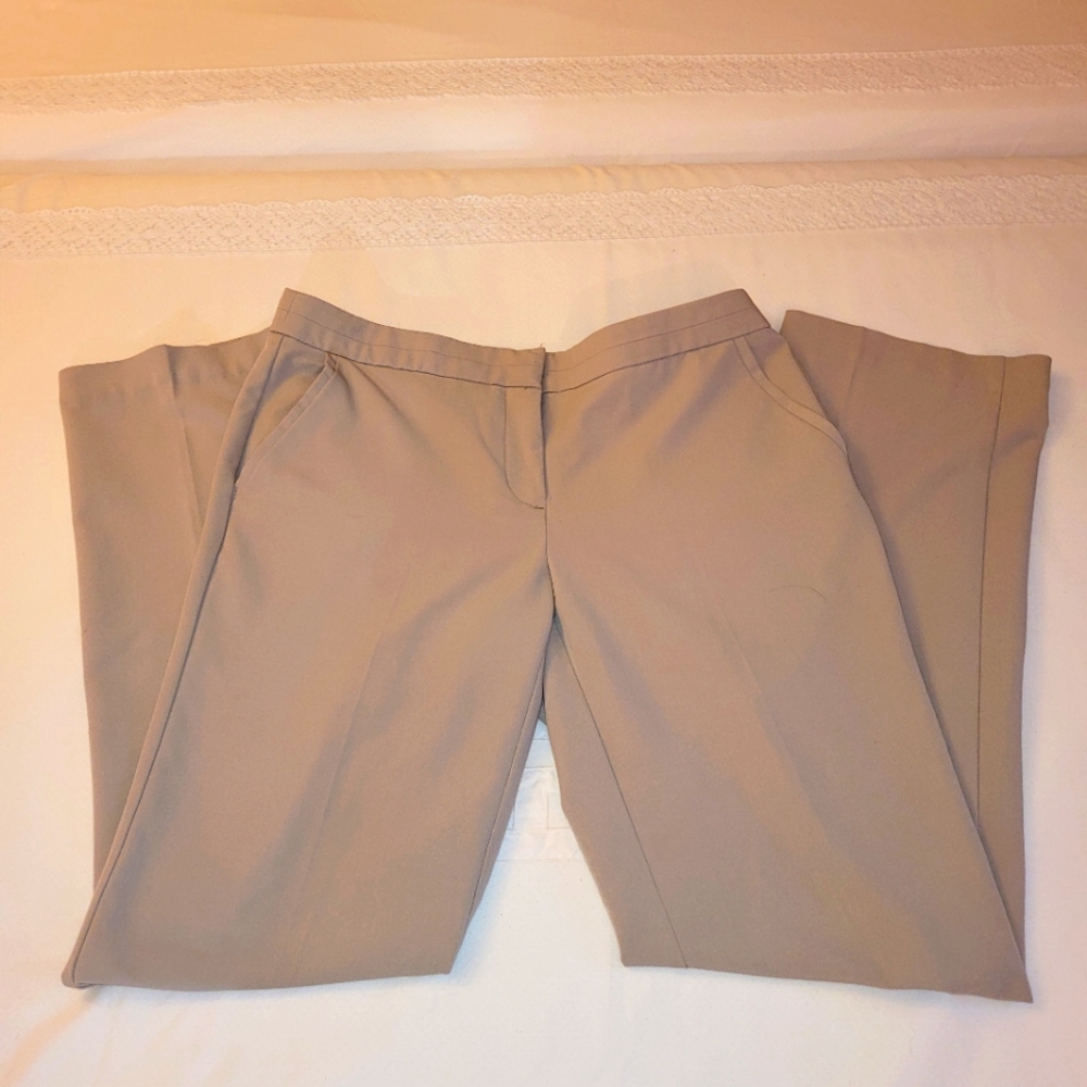 Worthington Women's Khaki Tan Dress Slacks Size 8 EUC Modern Fit Work/Play Pants